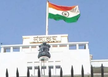 सहा शासकीय रुग्णालयांतील जागा गुजराती संस्थेला; महायुतीचा प्रताप. धर्मशाळेच्या नावाखाली एक रुपया भुईभाडे. 49 वर्षांसाठी गिफ्ट