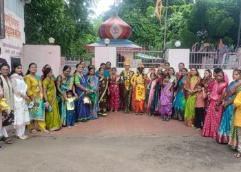 प्रतापनगर-गळवाडे रोडवर बाळगोपाळांसह रंगला वैष्णवांचा मेळा; विठ्ठलनामाच्या गजरात पायी वारी उत्साहात