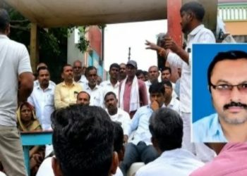 ग्रामसभेत ग्रामसेवकाला मारहाण; जीव वाचविताना मृत्यू, सात जणांविरुद्ध गुन्हा