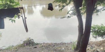 अमळनेरमध्ये काळीज पिळवटून टाकणारी घटना; लेकाला वाचविण्यासाठी तलावात उतरलेला बापही बुडाला