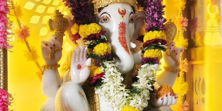 गणपती बाप्पा मोरया’च्या जयघोषाने गोदावरी नर्सिंगच्या वसतिगृहाचा परिसर दुमदुमला!