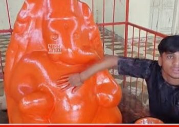 आशीर्वाद की विपदेची चेतावणी? गणपतीच्या मूर्तीच्या डोळ्यातून पाणी; धाराशिवमध्ये दर्शनासाठी भाविकांची गर्दी