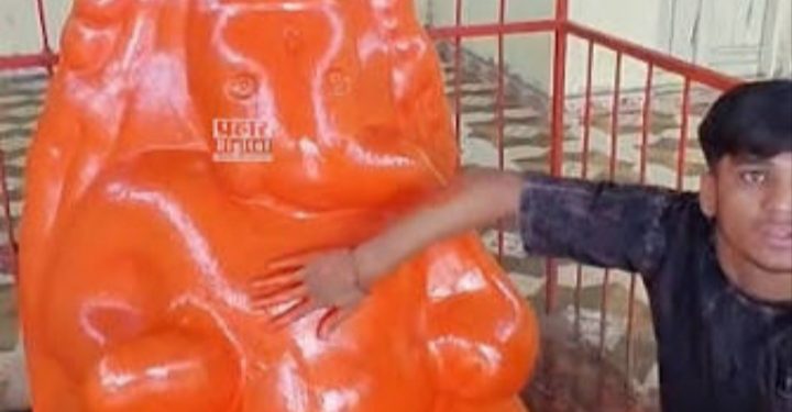आशीर्वाद की विपदेची चेतावणी? गणपतीच्या मूर्तीच्या डोळ्यातून पाणी; धाराशिवमध्ये दर्शनासाठी भाविकांची गर्दी