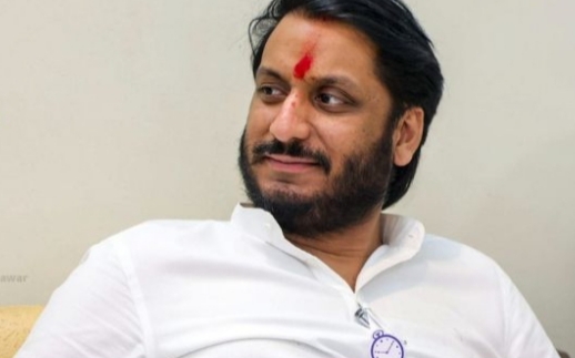 पुण्यातील जमीन घोटाळाप्रकरणी पार्थ पवार अडचणीत ; आरोपी का बनवले नाही? हायकोर्टाचा सवाल