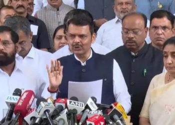 सर्वात मोठी बातमी ! शेतकऱ्यांना आर्थिक मदत जाहीर, दिवाळीपूर्वीच खात्यात येणार इतके हजार, मुख्यमंत्र्यांची मोठी घोषणा